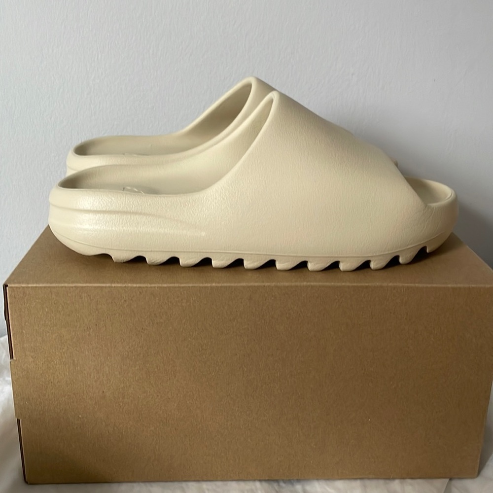 Yeezy Slide ‘Bone’